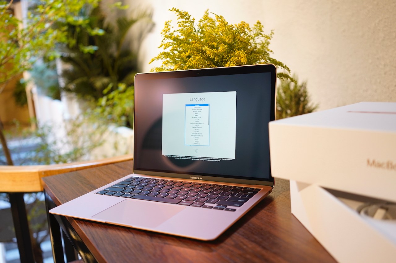 A Comprehensive Review of MacBook Air i3